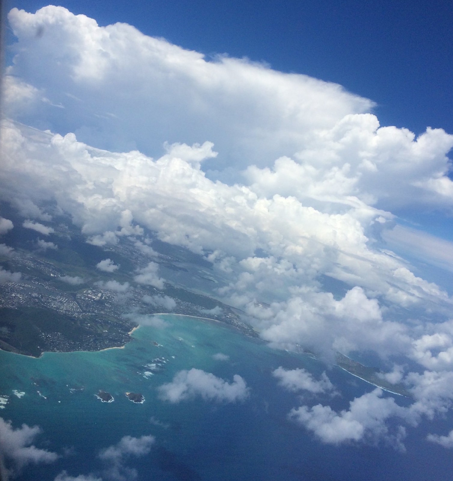 Image of the Pacific Ocean from a plane