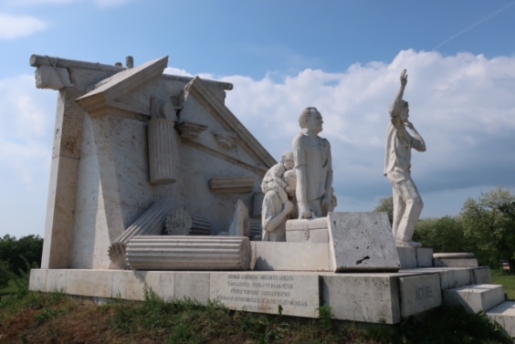 Pan-European Picnic Memorial Sculpture