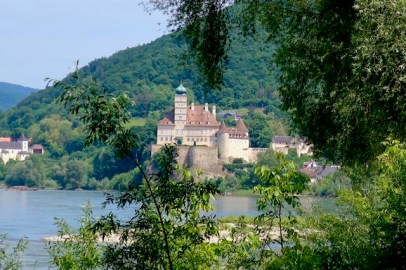 Image of scenery on the Danube